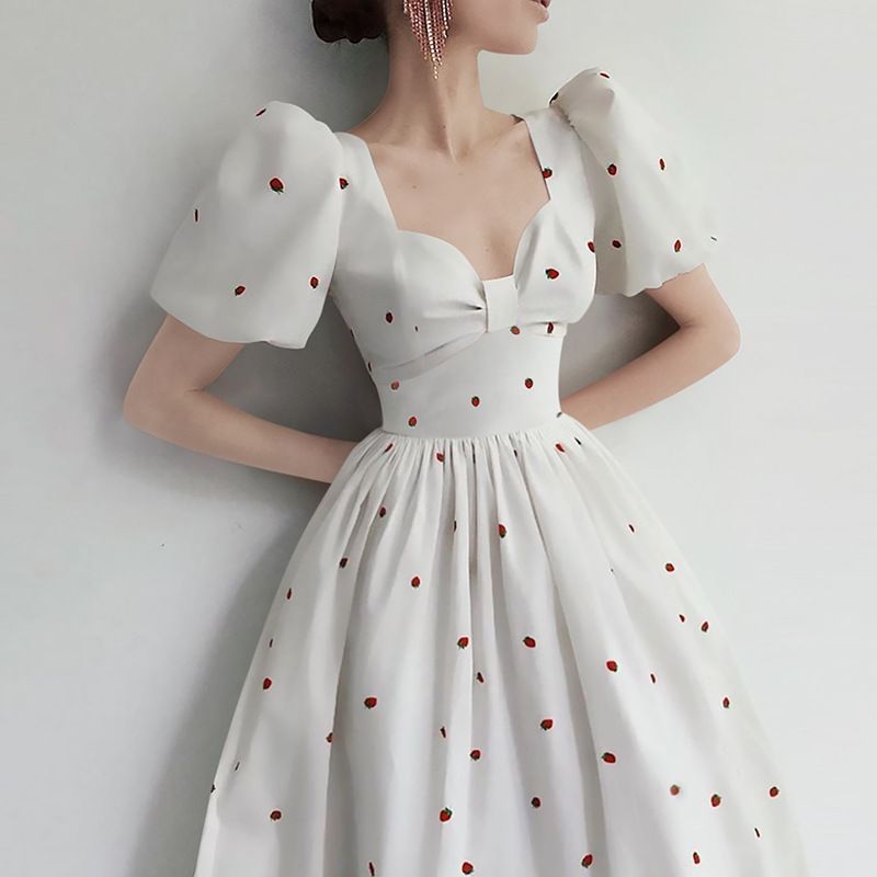 Robe Blanche Fraise Vintage